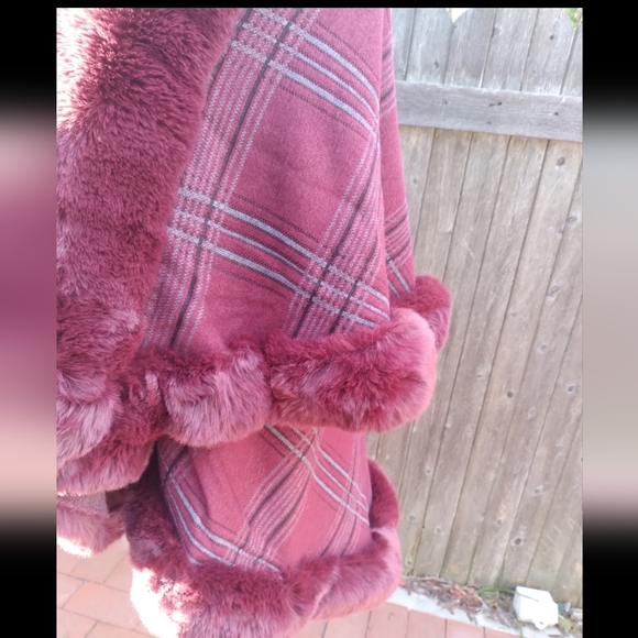 π BACK IN STOCK! Wrap Jacket Burgundy/Claret color with faux fur accents ππ - Picture 4 of 10